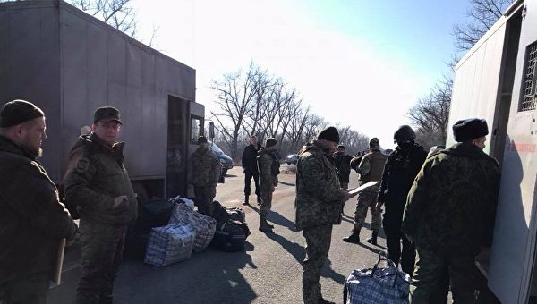 Ополченцы ДНР передали Украине 20 заключенных