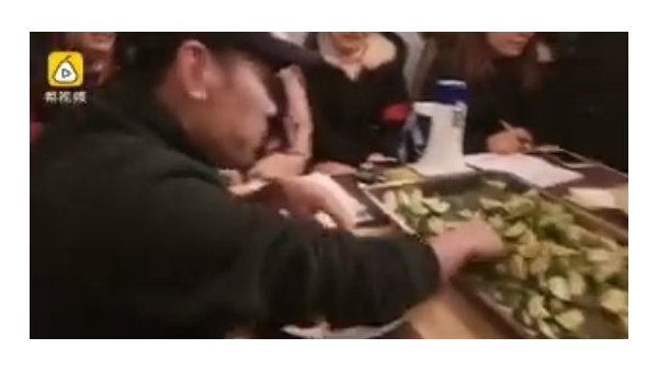 Китаец съел 117 долек лайма ради 800 долларов
