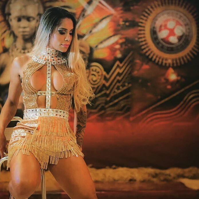 Всемирно известный карнавал в Рио-де-Жанейро впервые в истории откроет женщина-трансгендер Камилла Карвальо