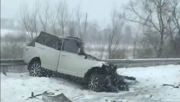 Автомобиль Range Rover разбился на трассе Киев - Чоп в Ровенской области