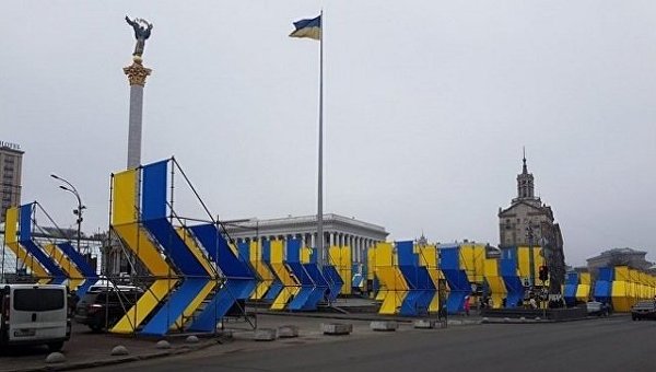 Металлические конструкции на Майдане Незалежности в Киеве