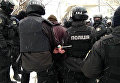 Правоохранители в четверг задержали 38 человек из-за конфликта, который произошел у здания Соломенского районного суда Киева