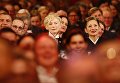 Актеры Лив Шрайбер и Тильда Суинтон во время церемонии открытия 68-го Берлинского международного кинофестиваля в Берлине, Германия, 15 февраля 2018 года.