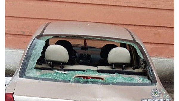 Мужчина разбил 13 автомобилей у здания Соломенского суда в Киеве