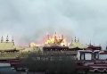 Буддийский монастырь и храм Джоканг загорелся в Лхасе