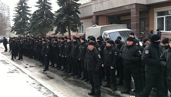 Полицейские провели под киевским судом акцию протеста