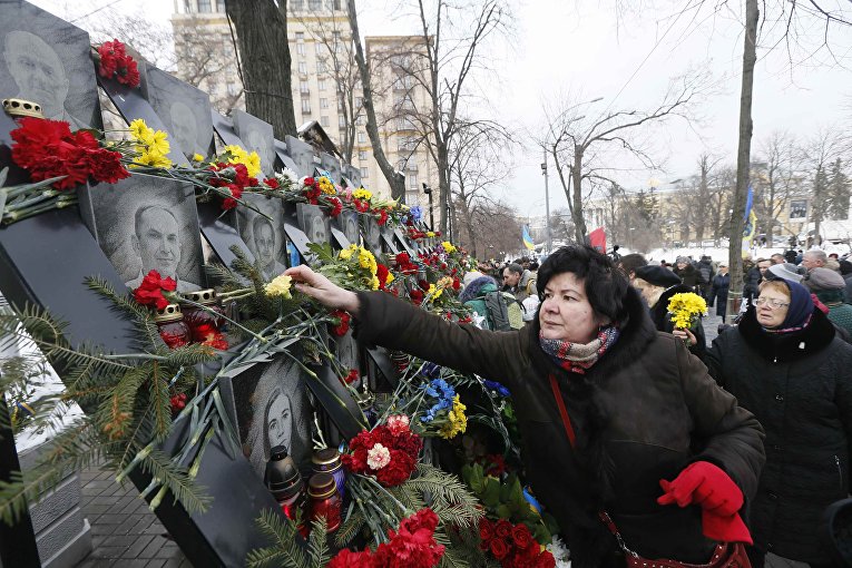 В центре Киева устроили тихую акцию в честь погибших майдановцев