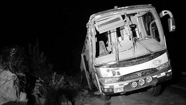 В Перу автобус рухнул в пропасть