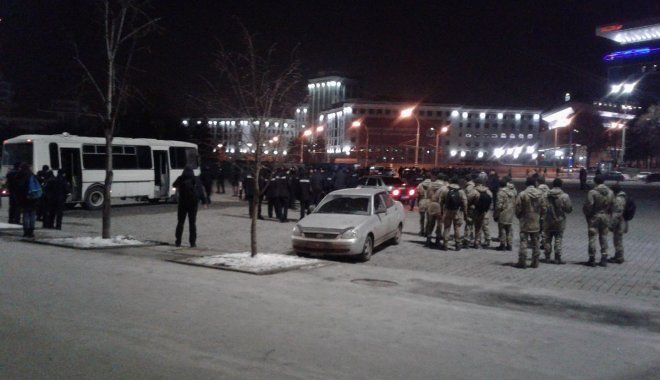 Столкновения футбольных фанатов Шахтера и Ромы в центре Харькова