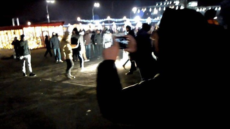 Столкновения футбольных фанатов Шахтера и Ромы в центре Харькова