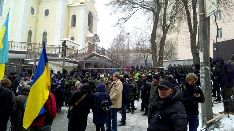Митинг одесских активистов под Соломенским судом, где проходит судебное заседание по делу Труханова