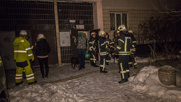 В Киеве на улице Драгоманова, 5 загорелся жилой многоквартирный дом
