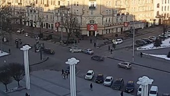 Момент масштабной аварии в Харькове попал на видео. Видео