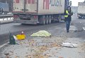 В Киеве иностранец на фуре разбил припаркованную машину, есть погибший и раненые