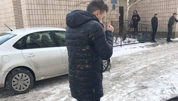 В Киеве возле суда напали на известного блогера