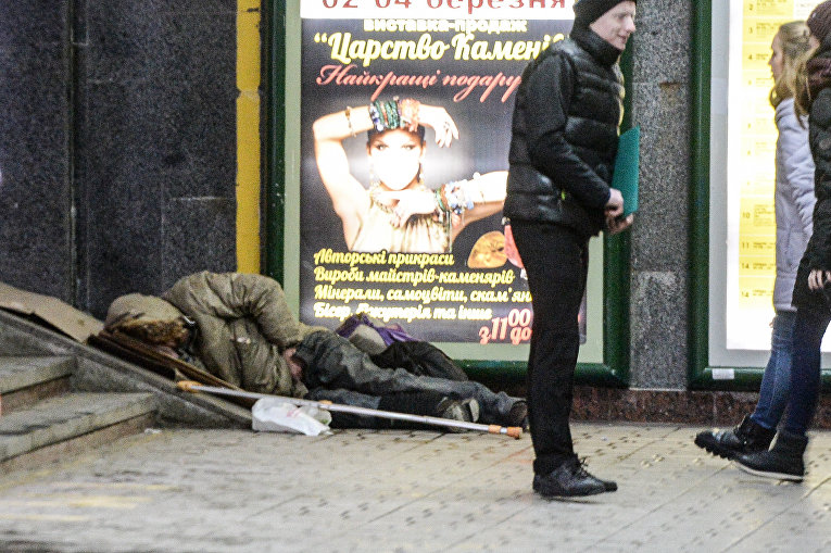 Бездомные в киевском метро
