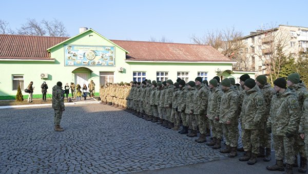 Прибывшие курсанты Госпогранслужбы для охраны границы Украины и Румынией