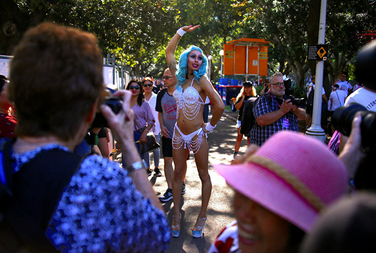 Красочный гей-парад Mardi Gras в Сиднее