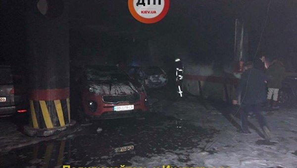 Пожар на подземном паркинге в Киеве