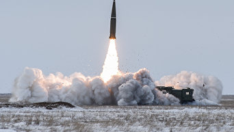 Пуск баллистической ракеты ОТРК Искандер-М с полигона Капустин Яр