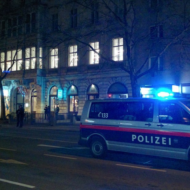Кровавая резня в Вене. Полиция на месте происшествия