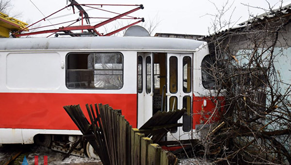 Трамвай сошел с рельсов в Донецке