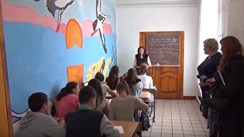 Сельская школа на Западе Украины. Архивное фото