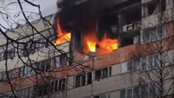 В Петербурге прогремел взрыв: часть дома охватило пламя. Видео