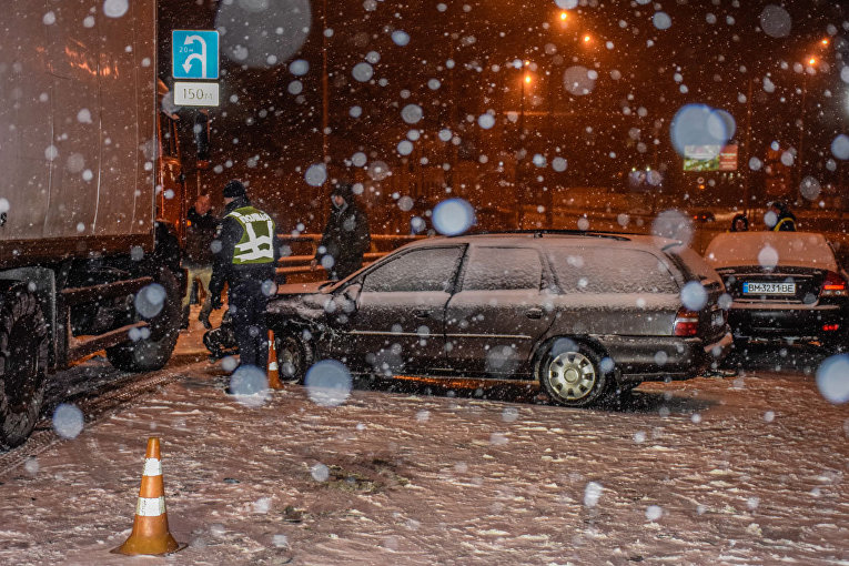 Авария в Киеве в ночь на 17 марта