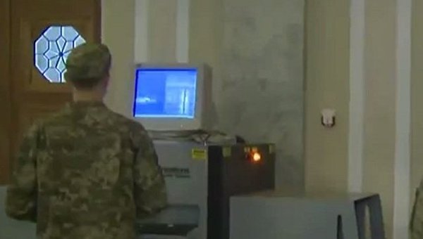 Сканер установлен на входе в Верховную Раду