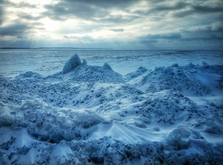 Замерзшие волны Кременчугского водохранилища