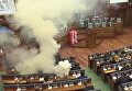 Парламенте Косово распылили газ во время рассмотрения о границе с Черногорией