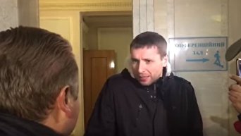 Нардеп Парасюк отказался выложить оружие при входе в Раду и устроил потасовку. Видео