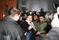 Народный депутат Надежда Савченко в сопровождении следователя прибыла в Управление Службы безопасности Украины, в Киеве, 22 марта 2018 г