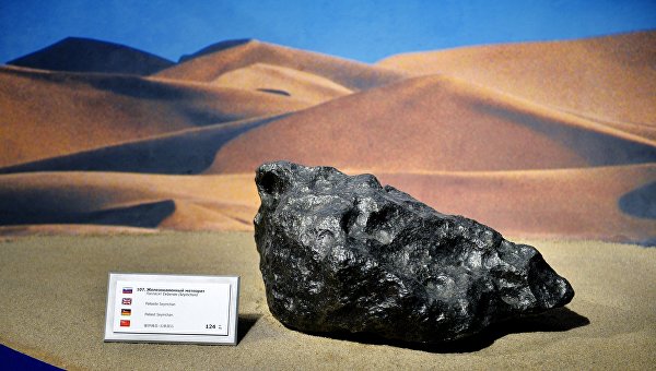 Железокаменный метеорит Сеймчан в музее Урании в Московском планетарии. Архивное фото