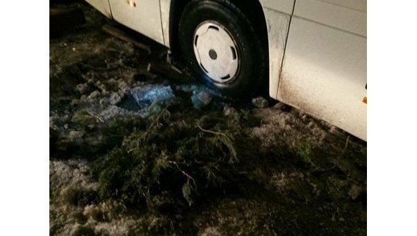 Под Николаевом автобус попал в ледовую яму