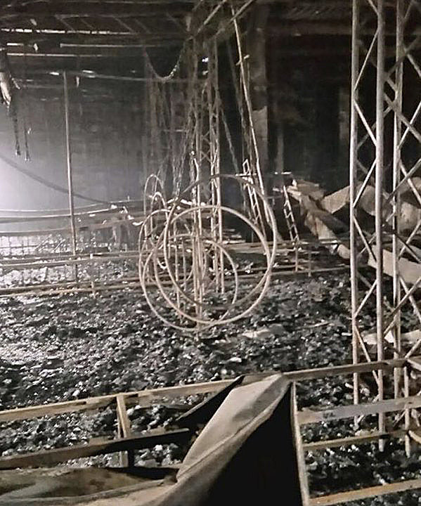 Сгоревший кинозал в ТЦ Зимняя вишня