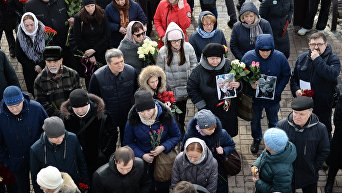 Прощание с погибшими при пожаре в торговом центре в Кемерово