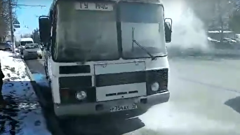 В РФ загорелся автобус с журналистами, ехавшими проверять ТЦ на пожароопасность