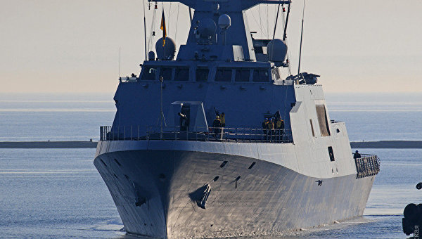Корабль ВМС Турции при заходе в Одессу, 30 марта 2018