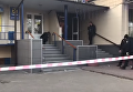 В Киеве мужчина со взрывчаткой напал на банк. Видео