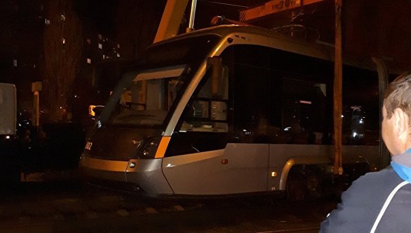 В Киеве сошел с рельсов скоростной трамвай