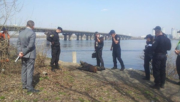 В Киеве нашли тело женщины в Днепре