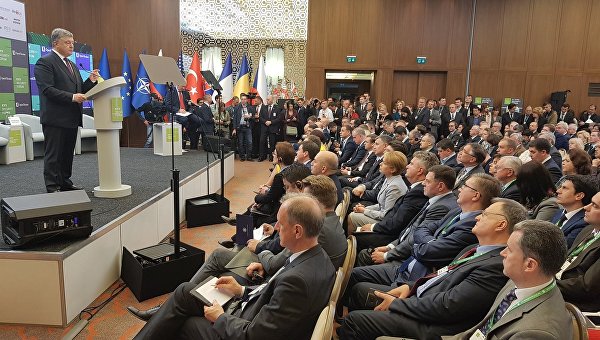 Петр Порошенко на XI киевском форуме по безопасности