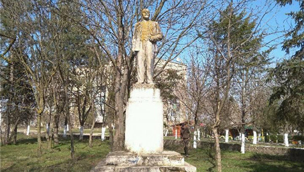 Памятник Ленину в селе Староказачье Белгород-Днестровского района Одесской области