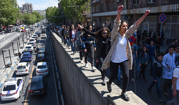 Масштабные протесты в Ереване