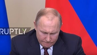 Путин не смог разобрать своих же записей. Видео