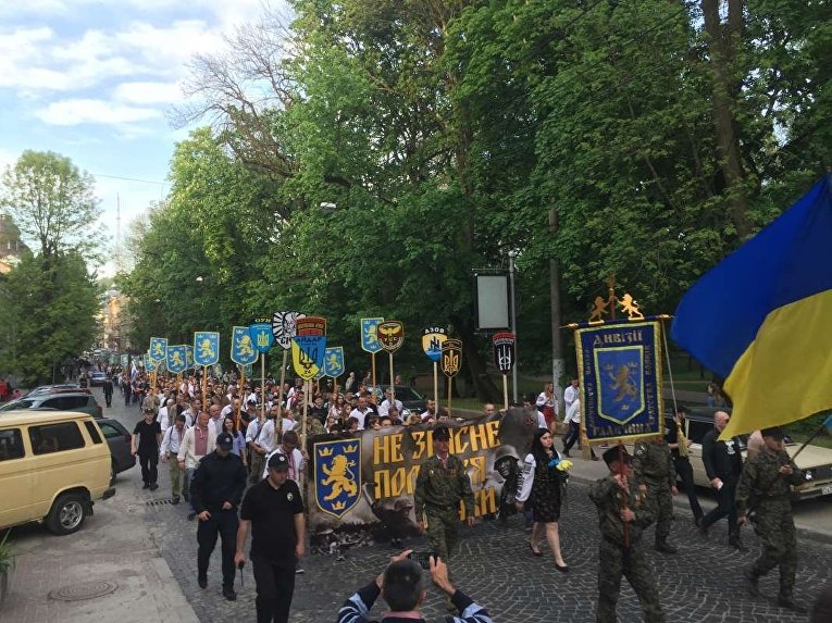 Во Львове националисты провели марш в честь дивизии СС Галичина