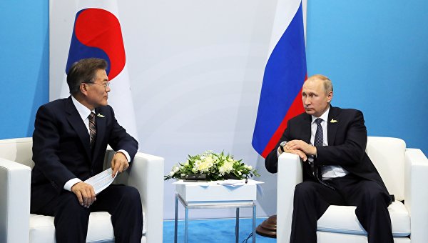 Президент РФ Владимир Путин и президент Республики Корея Мун Чжэ Ин