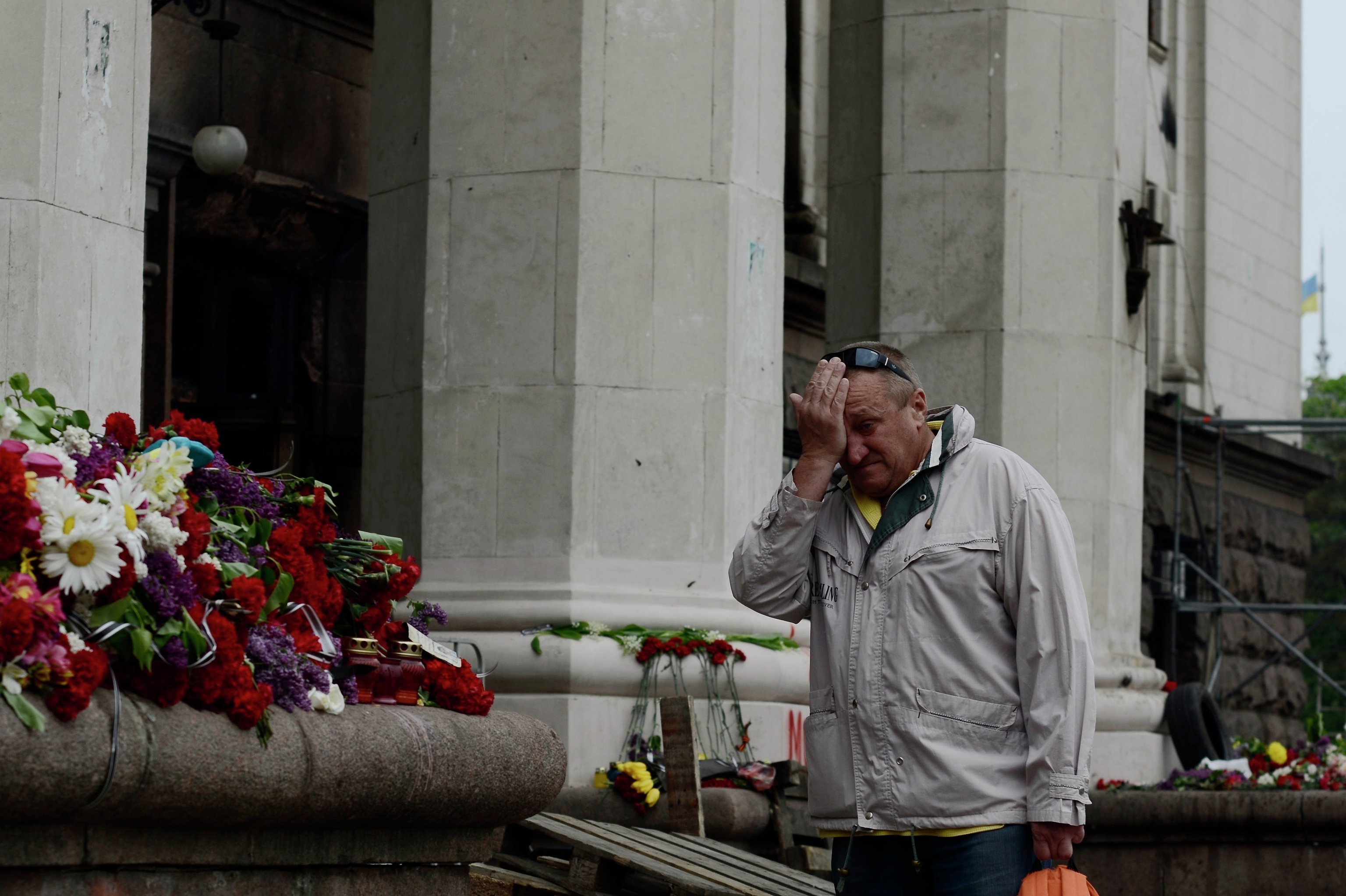 1 мая умер. Дом профсоюзов в Одессе жертвы. Одесса 2 мая дом профсоюзов. Жертвы в Одессе в доме профсоюзов 2 мая. Трагедия в Одессе 2 мая 2014.